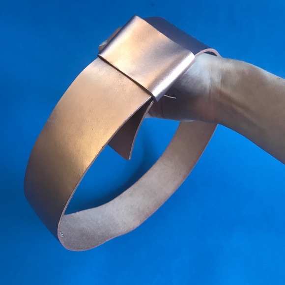 Never worn rose gold thick leather waist belt main image 12